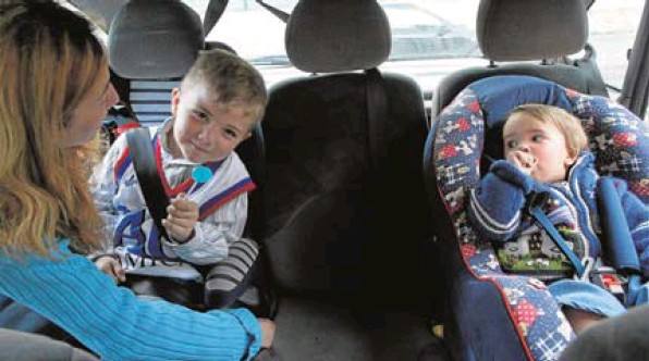 La campaña de vigilancia del uso del cinturón, del casco y de los sistemas de retención infantil finaliza con 17 infracciones