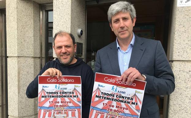 El gerente de ASMI junto con el responsable de evento de la fundación 