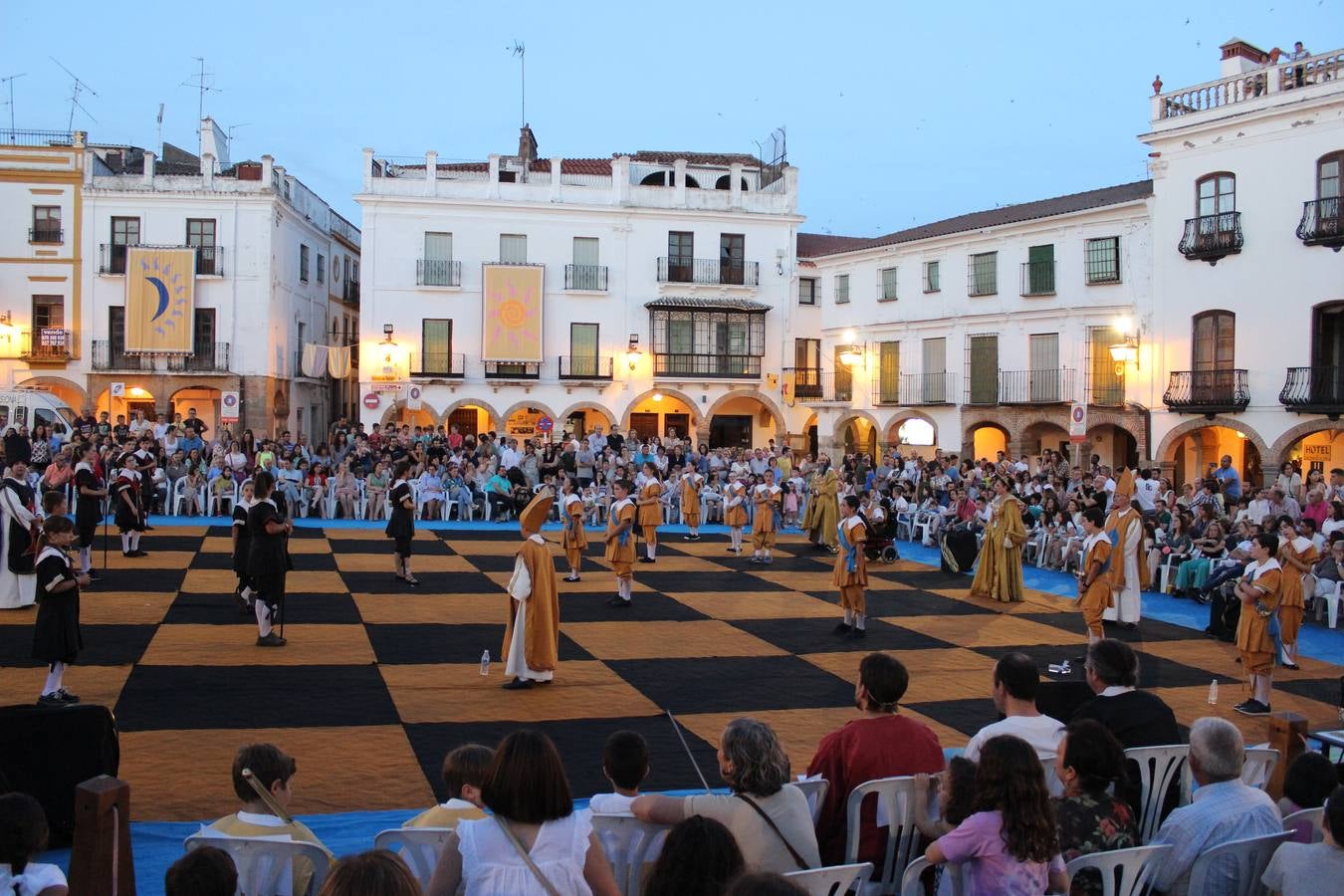 Partida de ajedre en la Plaza Grande