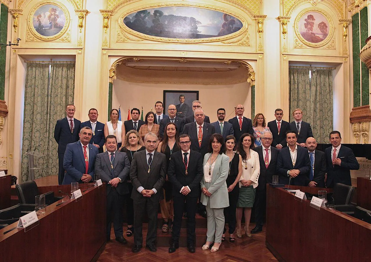 El nuevo Equipo de Gobierno de Diputación de Badajoz tras la toma de posesión 