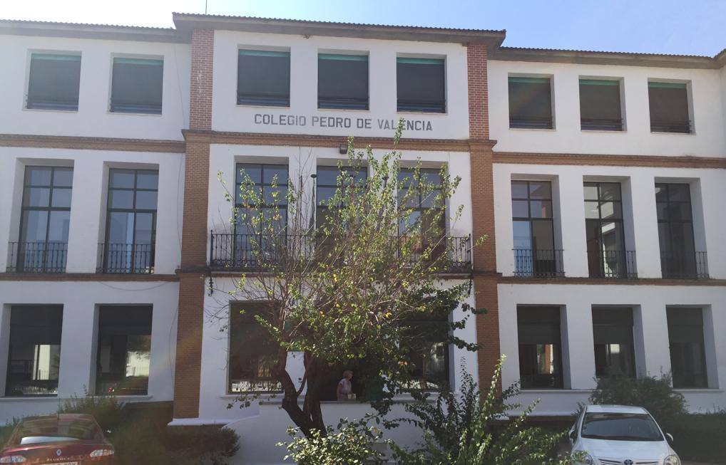 Uno de los colegios de la localidad 