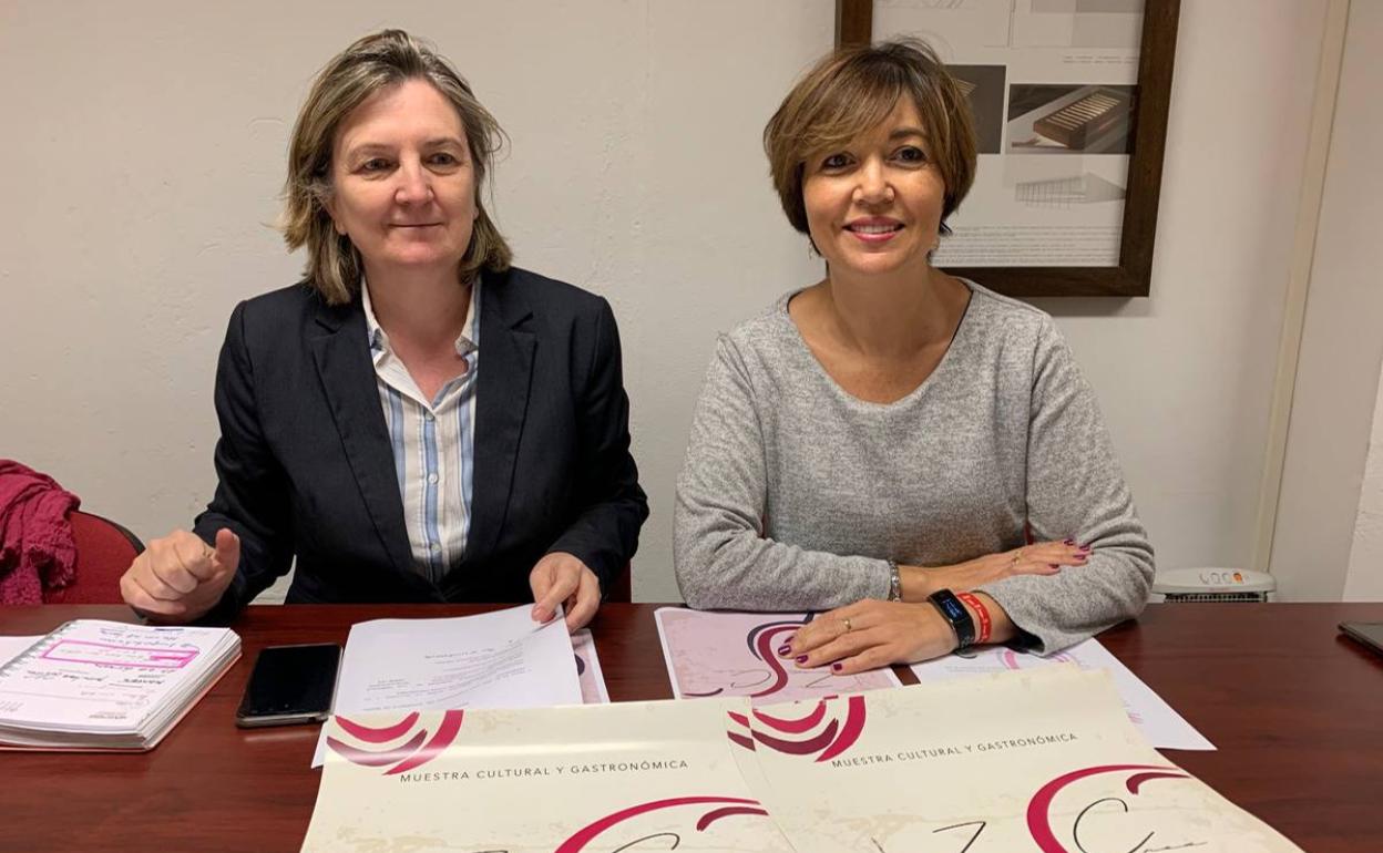 La directora de la UPZ, Josefa Moreno, y la concejala Toni Toro durante la presentación 