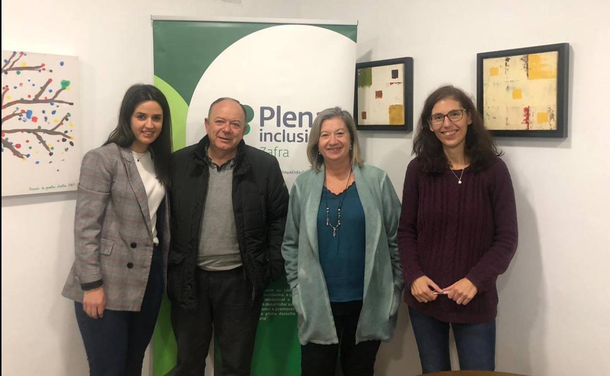 Visita del presidente de la AECC en Zafra y la psicooncologa a Plena Inclusión 