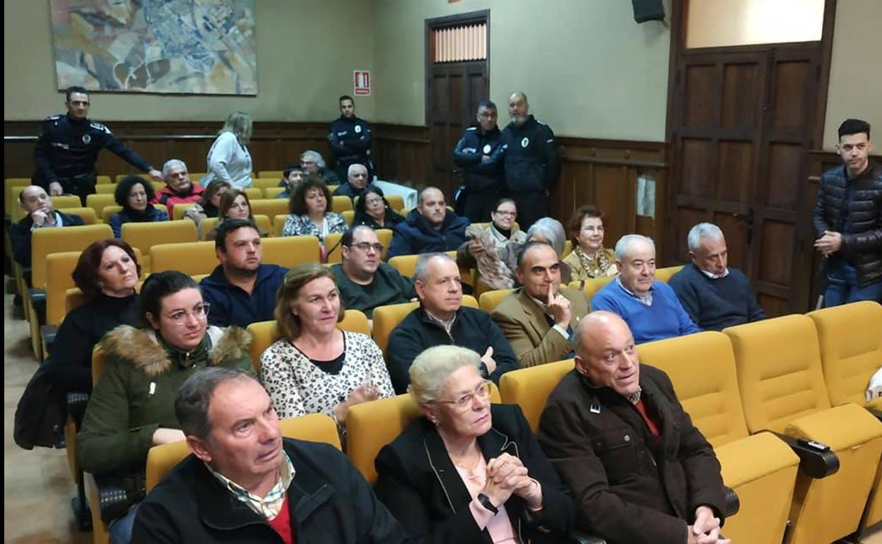 El acto se celerbró en el salón de plenos 