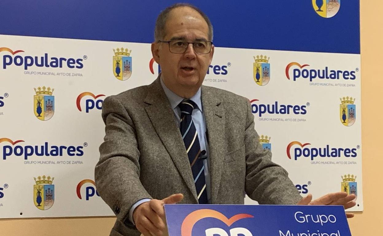 Juan Carlos Fernández durante la ruda de prensa 