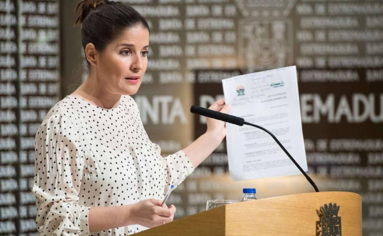 La portavoz de la Junta de Extremadura, Isabel Gil Rosiña hizo el anuncio 
