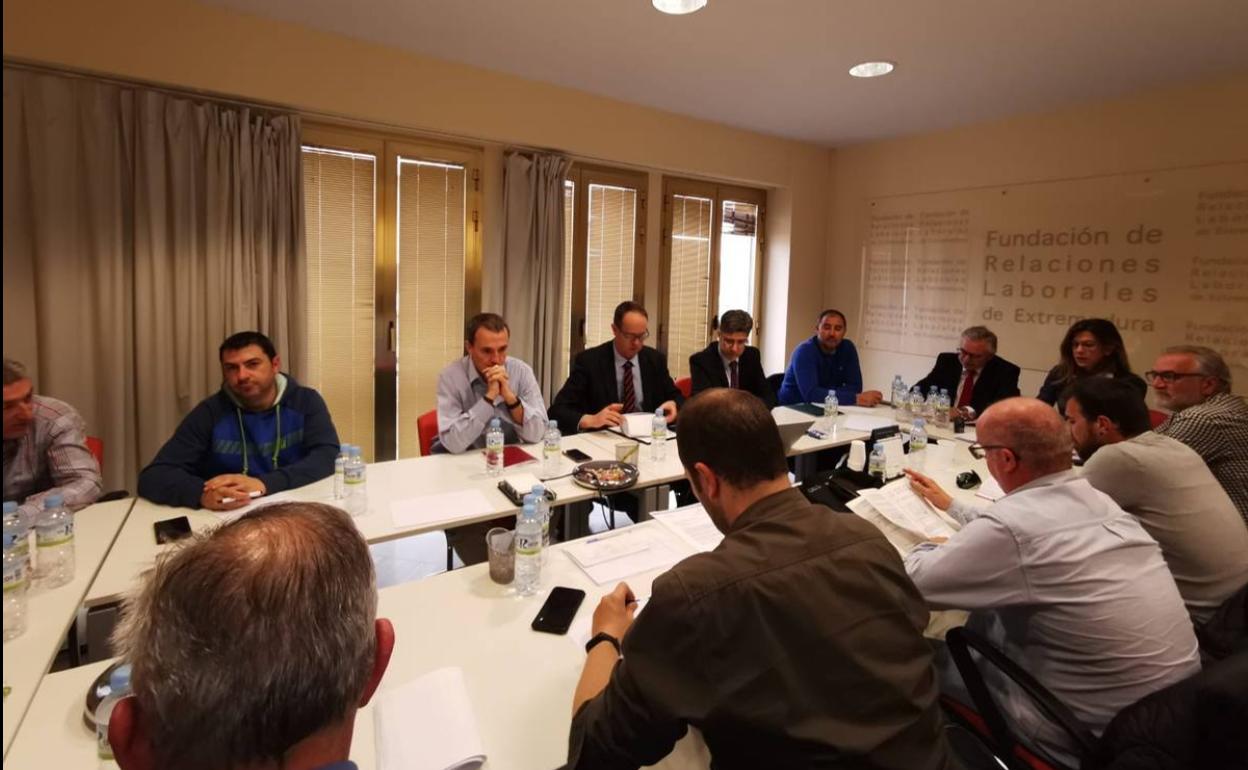 Una de las reuniones de mediacion en Mérida 