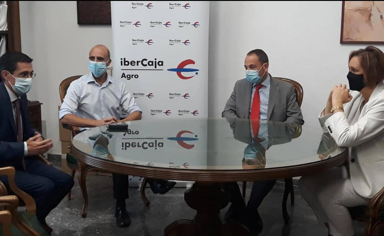 Reunión en el ayuntamiento entre los responsables de ambas instituciones para cerrar el acuerdo 