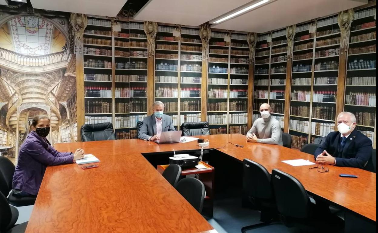 Reunión mantenida en Mérida conel director genera de Formación profesional 