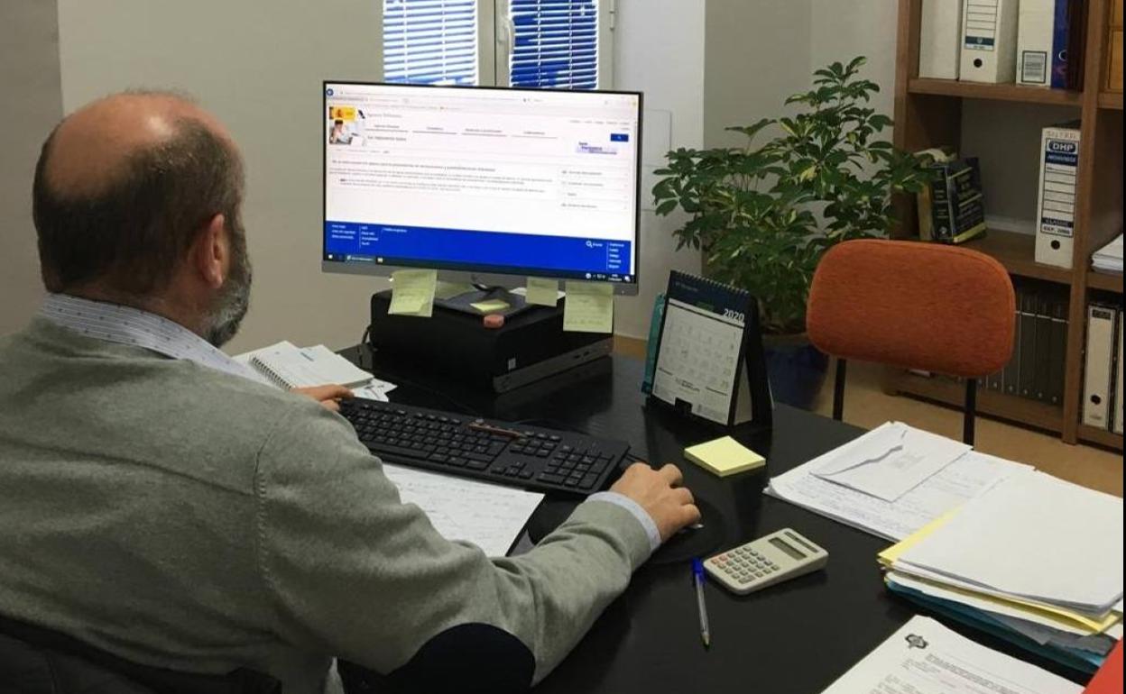 Los graduados sociales «desesperados» ante la plataforma para solicitar las ayudas para hacer frente a los efectos de la covid