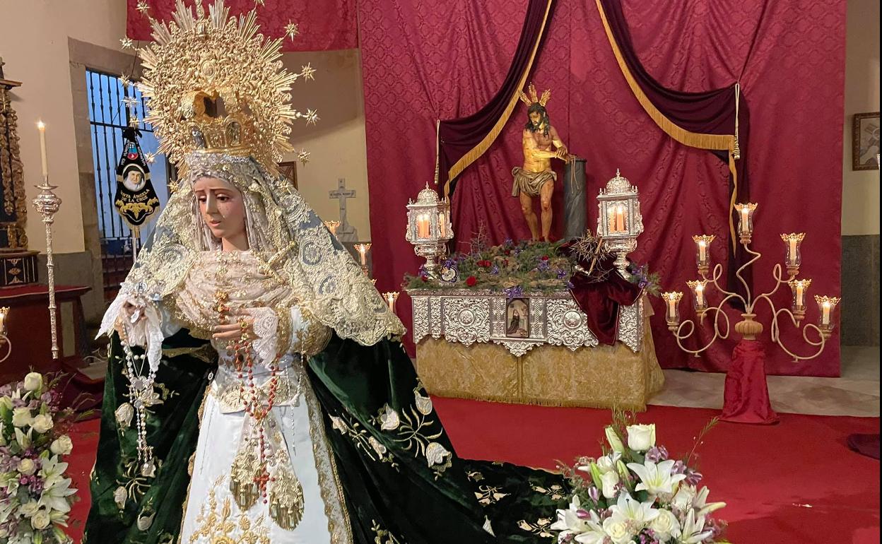 Altar levantado por la cofradía del Amarrao en La Candelaria , que este año celebra el 75 aniversario de su refundación 
