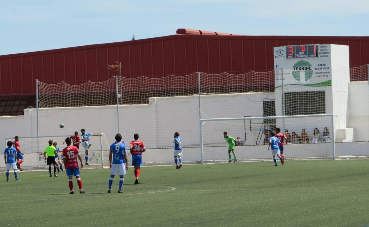 El Zafra Atlético no logró imponerse a La Estrella que se hizo con los tres puntos