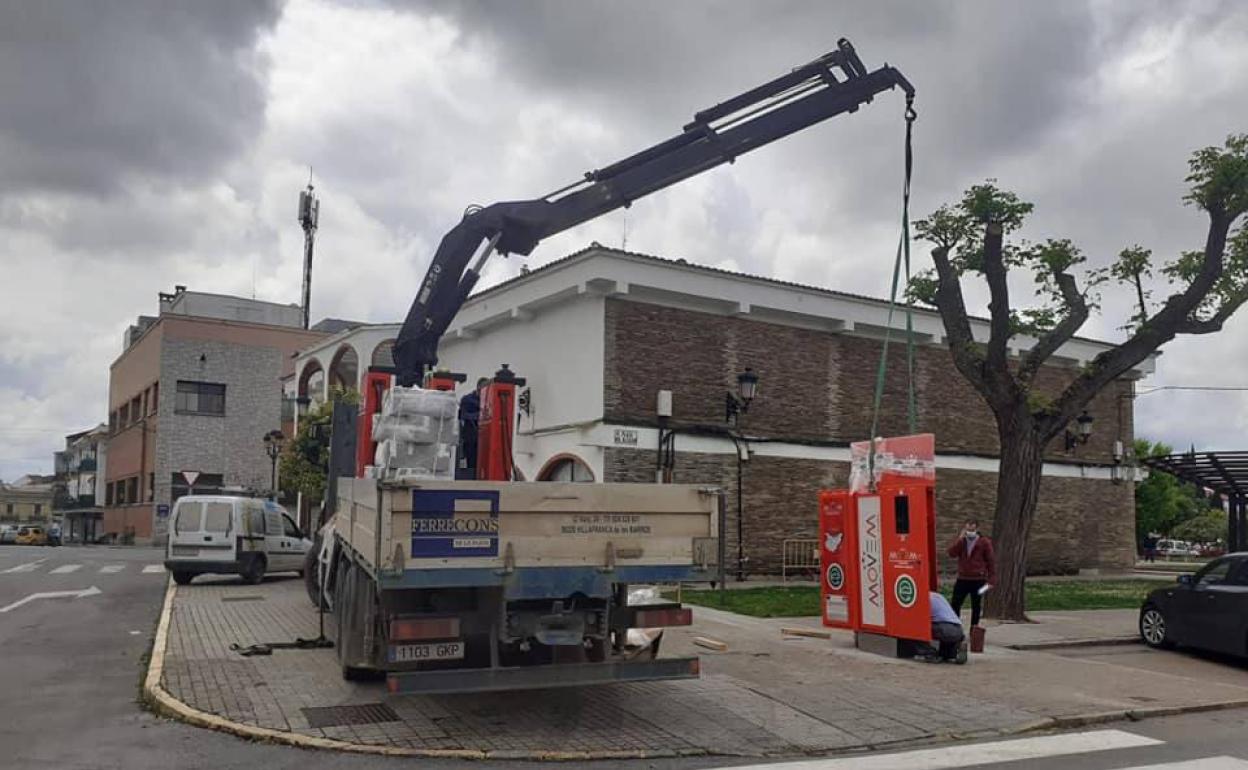 Montaje de la electrolinera en Zafra 