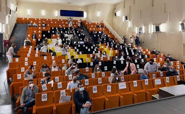 Asistentes a la asamblea 