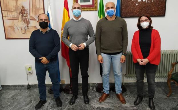 El alcalde recibió a los profesores franceses y a la directora del Suárez Figueroa 