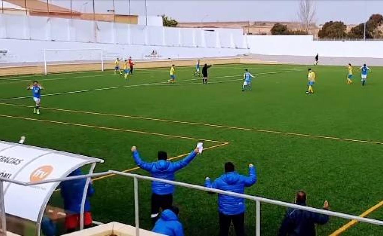Un momenoto del partido ante el Solana 