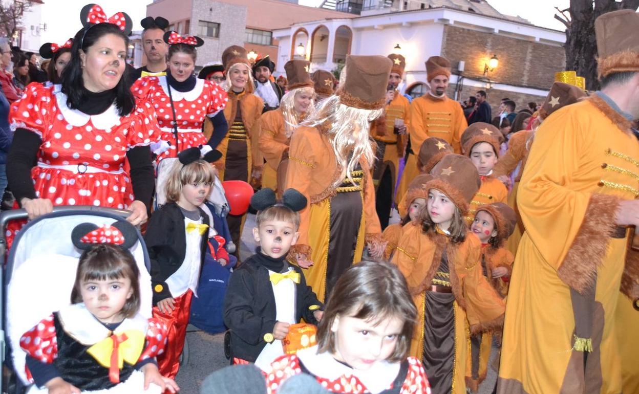 PArticipantes en el desfile de 2020 
