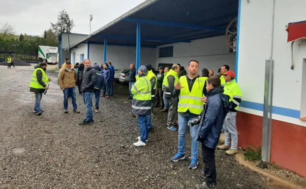 Los transportistas en el punto de concentración 