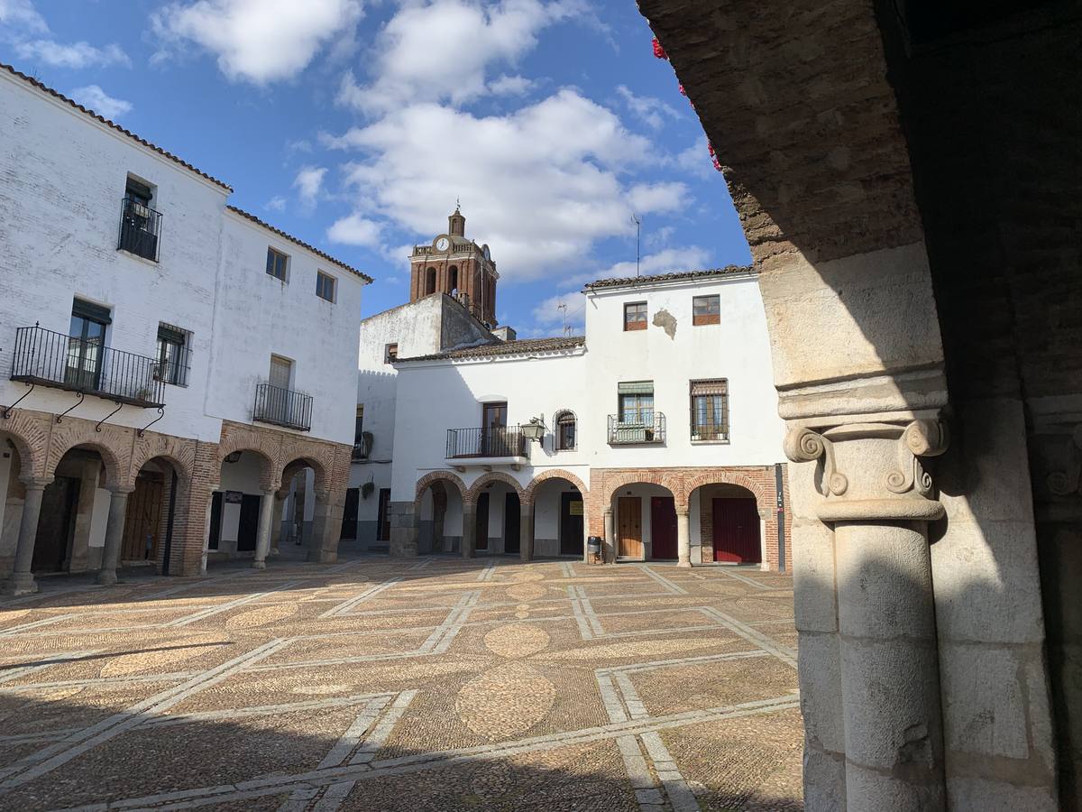 Seis bares de Zafra tendrán que adelantar su horario de cierre por no contar con los requisitos y la licencia de bar musical