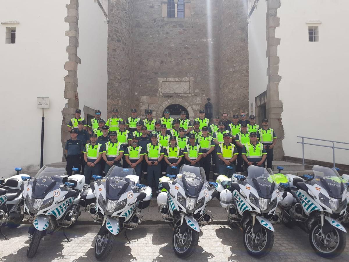 Algunos de los agentes que trabajarán en esta Vuelta 
