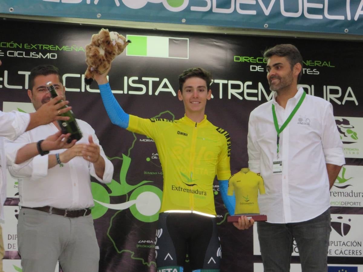 Javi Serrano se colocó el maillot amarillo 