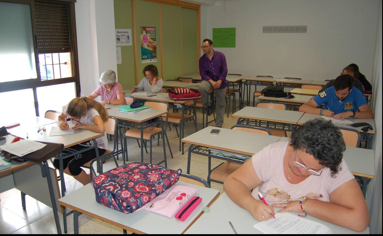 El Centro de Adultos mantiene su matrícula abierta durante el mes de septiembre