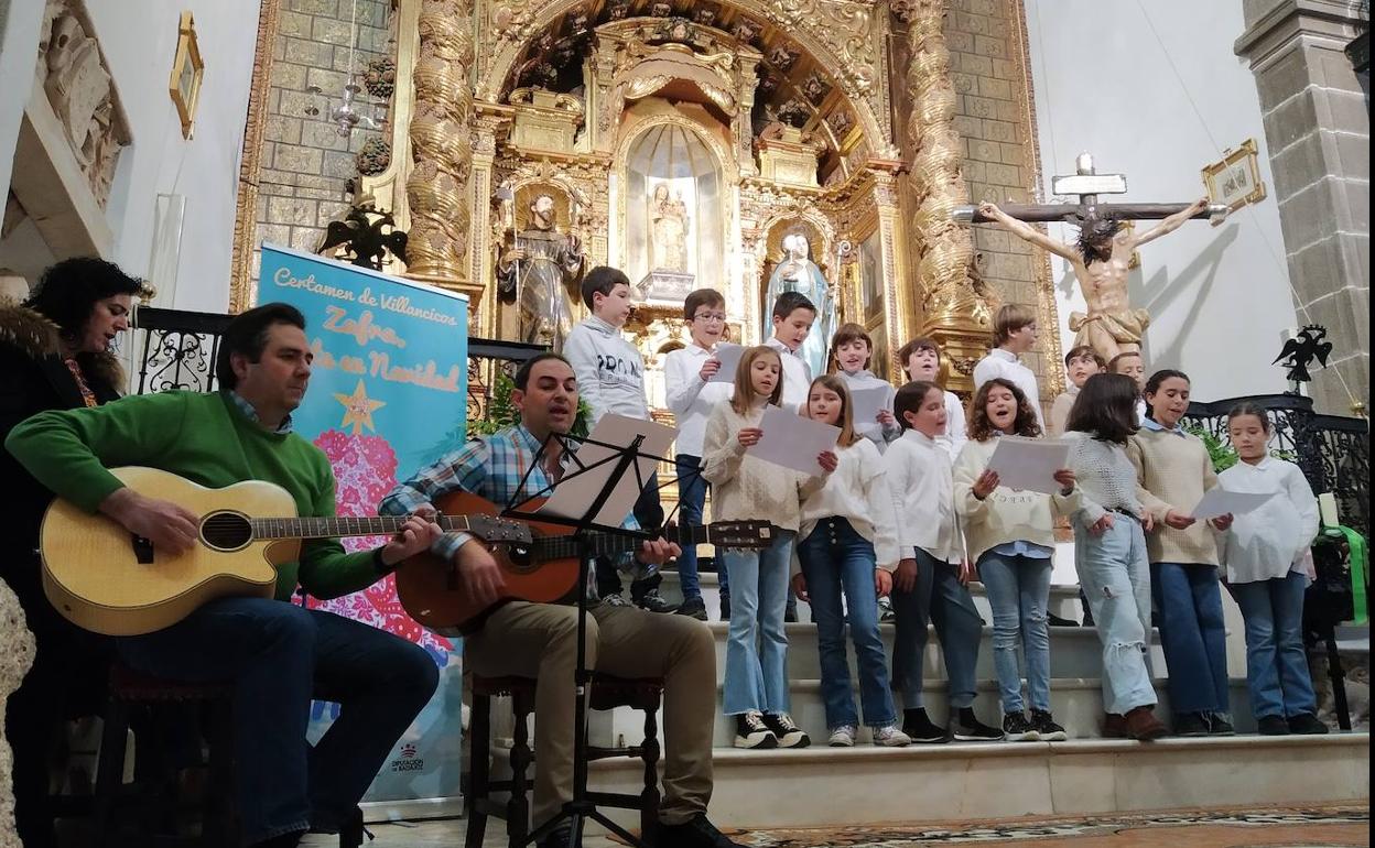 El convento de Santa Clara acoge el Certamen de Villancicos 'Zafra, canta en Navidad'