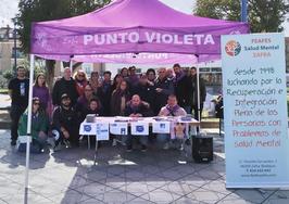 Participantes en la mesa informativa