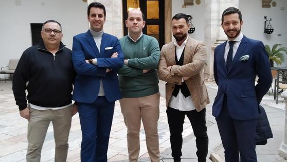 La Cofradía de la Oración centró su mesa redonda en los capataces, costaleros y portadores