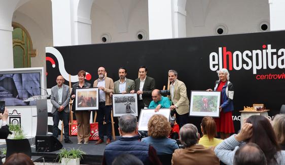Daniel Gragera recoge el premio del VIII Concurso de Fotografías Sin Barreras