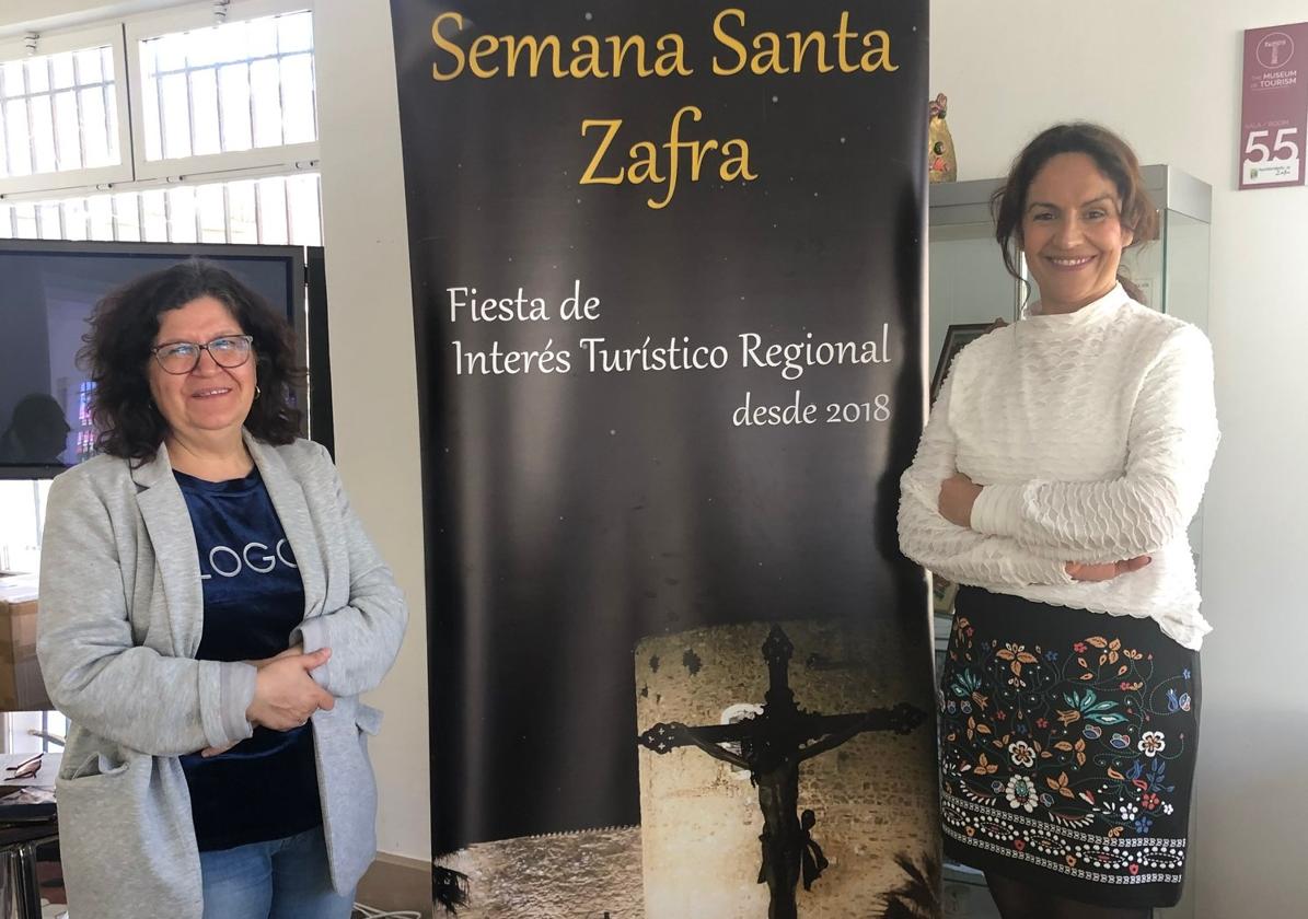 La concejala de Tursimo junto a la responsable de la Oficina de Turismo, Puri Tomillo