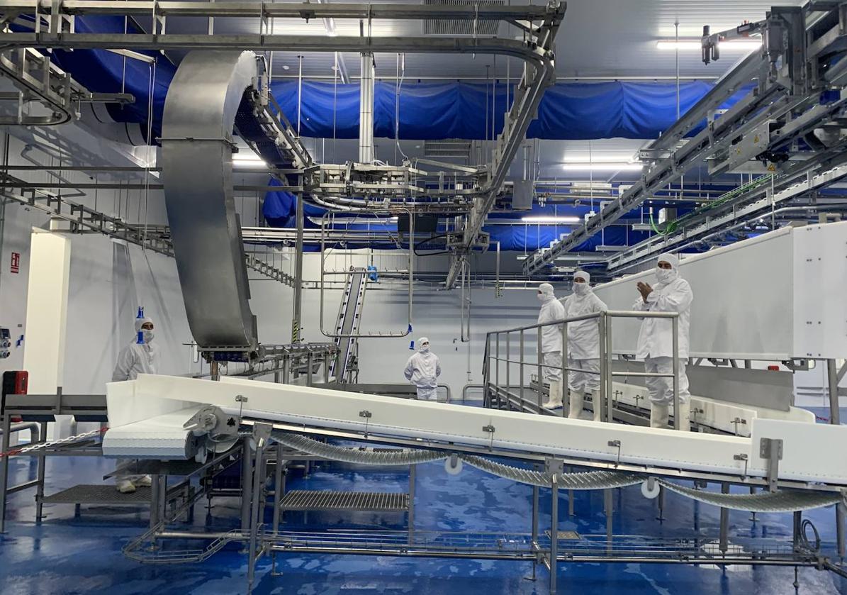 Una de las salas en el nterior del macromatadero de Zafra
