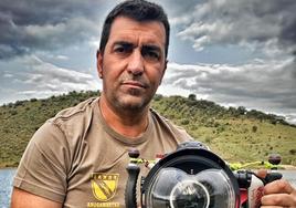 Carlos Javier Maraver con su cámara