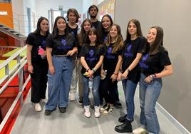 El alumnado participante junto a su profesor