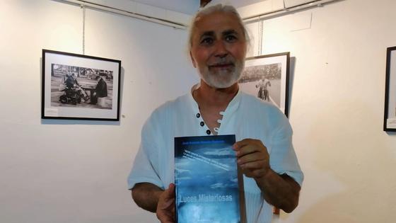 José Antonio Amador Redondo presentó 'Luces misteriosas en la noche', su último libro