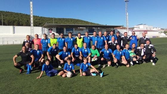 Los Veteranos se alzan con el título de campeones de liga de fútbol