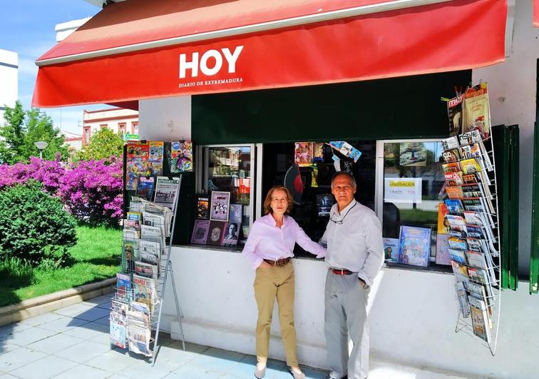 El kiosco de prensa 'Tomillo' cierra tras 50 años de historia en Plaza de España