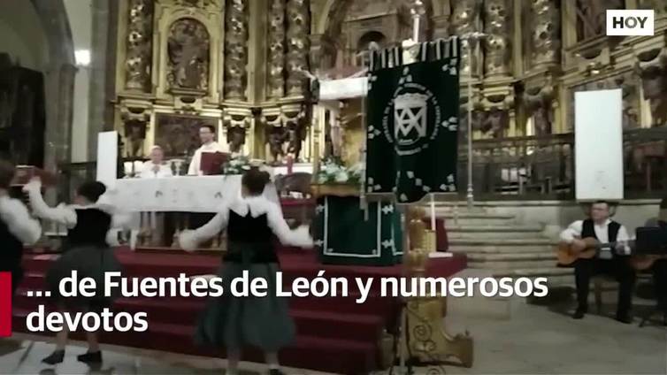 La Esperancita recorrió las calles de Zafra y se entronizó bajo su arquillo