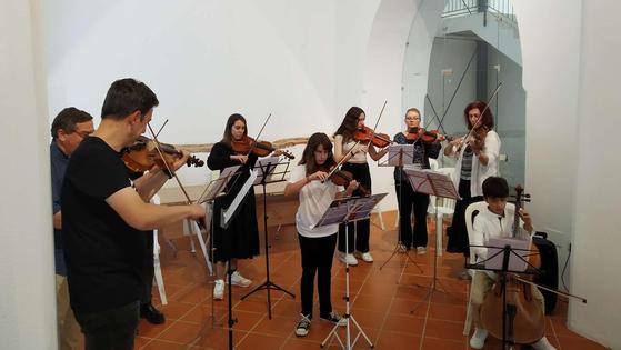El aula de violín cierra una positiva edición de los 'Conciertos de Patio'