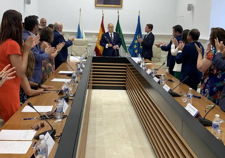 El nuevo alcalde tras su investidura