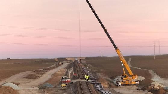 La línea de tren entre Zafra y Huelva estará cerrada siete meses por obas