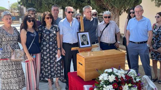 Los restos del campesino Isaac Rodríguez ya descansan en el cementerio de Zafra