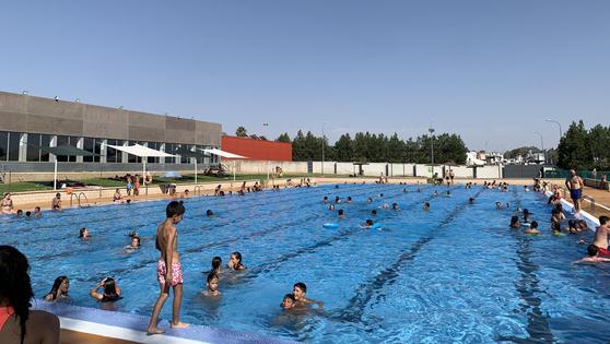 Abierta la temporada de baños en la piscina municipal