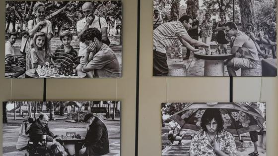 Los zafrenses del Ruy López Agustín Risco y Daniel Gragera, en la exposición 'Las 1000 caras del ajedrez'