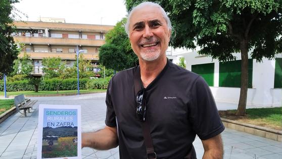 José Antonio Amador Redondo publica su guía natural 'Senderos rurales en Zafra'