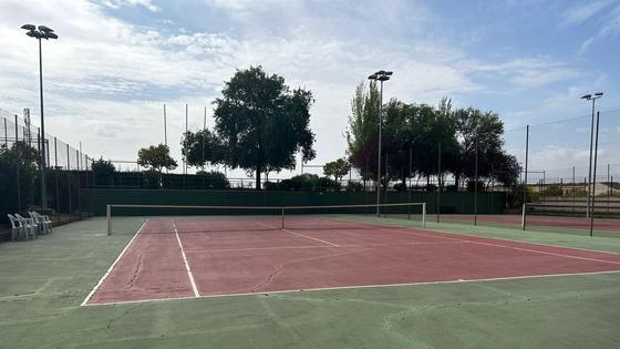 El ayuntamiento acometerá una obra de reforma en dos de las pistas de tenis de la Ciudad Deportiva