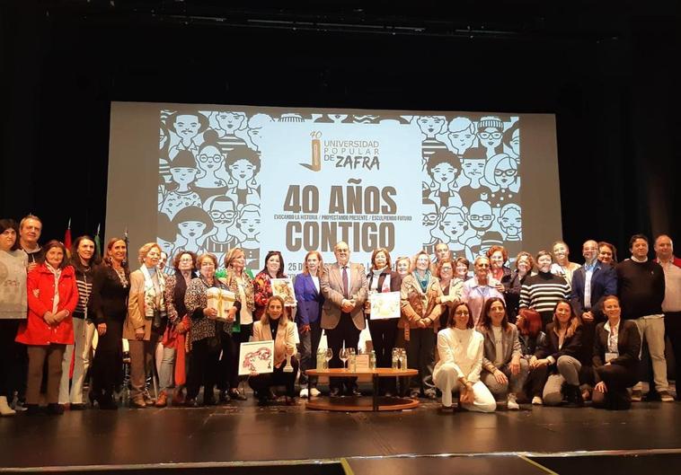 Celebración de los 40 años de la UPZ en el Teatro de Zafra