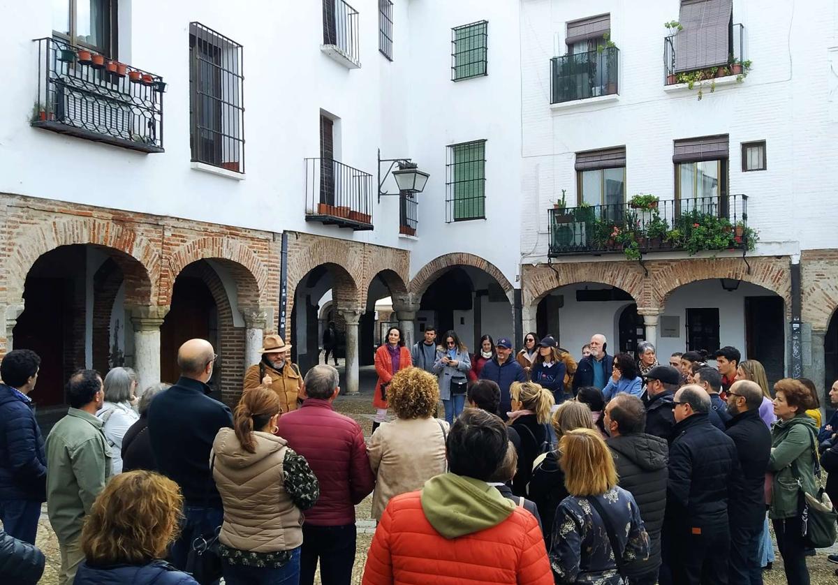 Unas 100 personas conocen secretos y curiosidades del patrimonio de Zafra