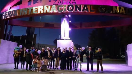 Este viernes se ha conmemorado el Día del Niño Prematuro con un sencillo acto junto a la portada del recinto ferial