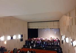 El alumnado participó en distintas actividades en el teatro